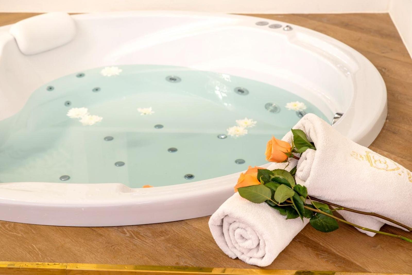 Jacuzzi Royal Suite Budapest Extérieur photo