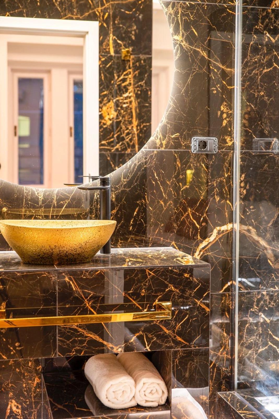 Jacuzzi Royal Suite Budapest Extérieur photo